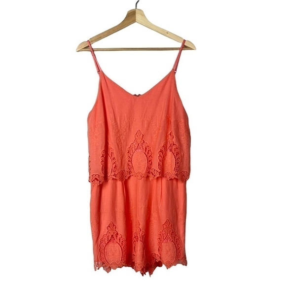 Saks Fifth Avenue Coral Crochet Lace Sleeveless Romper M - Picture 2 of 6